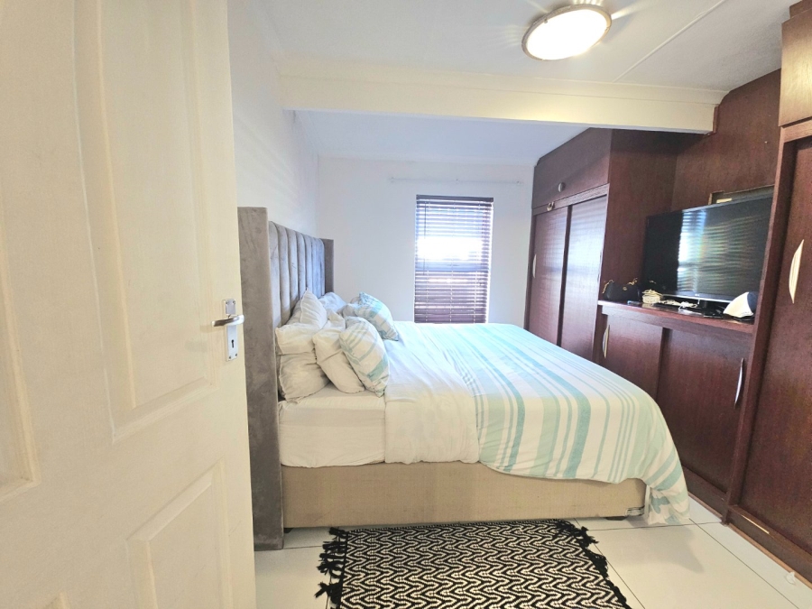 4 Bedroom Property for Sale in Marina Da Gama Western Cape
